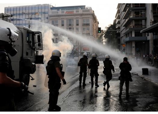 Протести в Европа заради ограничителните мерки и ваксинацията срещу коронавирус В